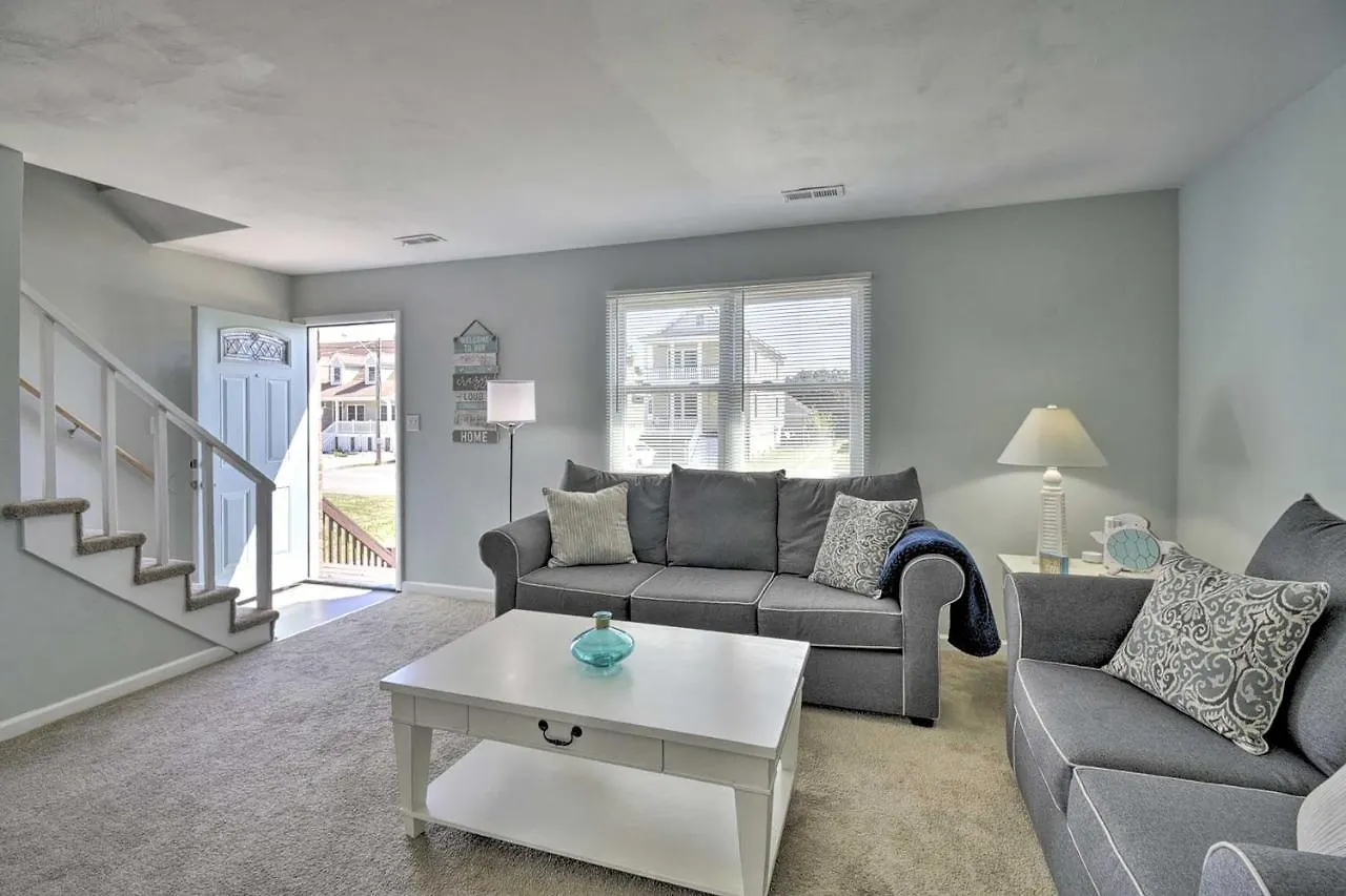 Sunny Norfolk Duplex - Walk To Lake And Beach! North Camellia Acres