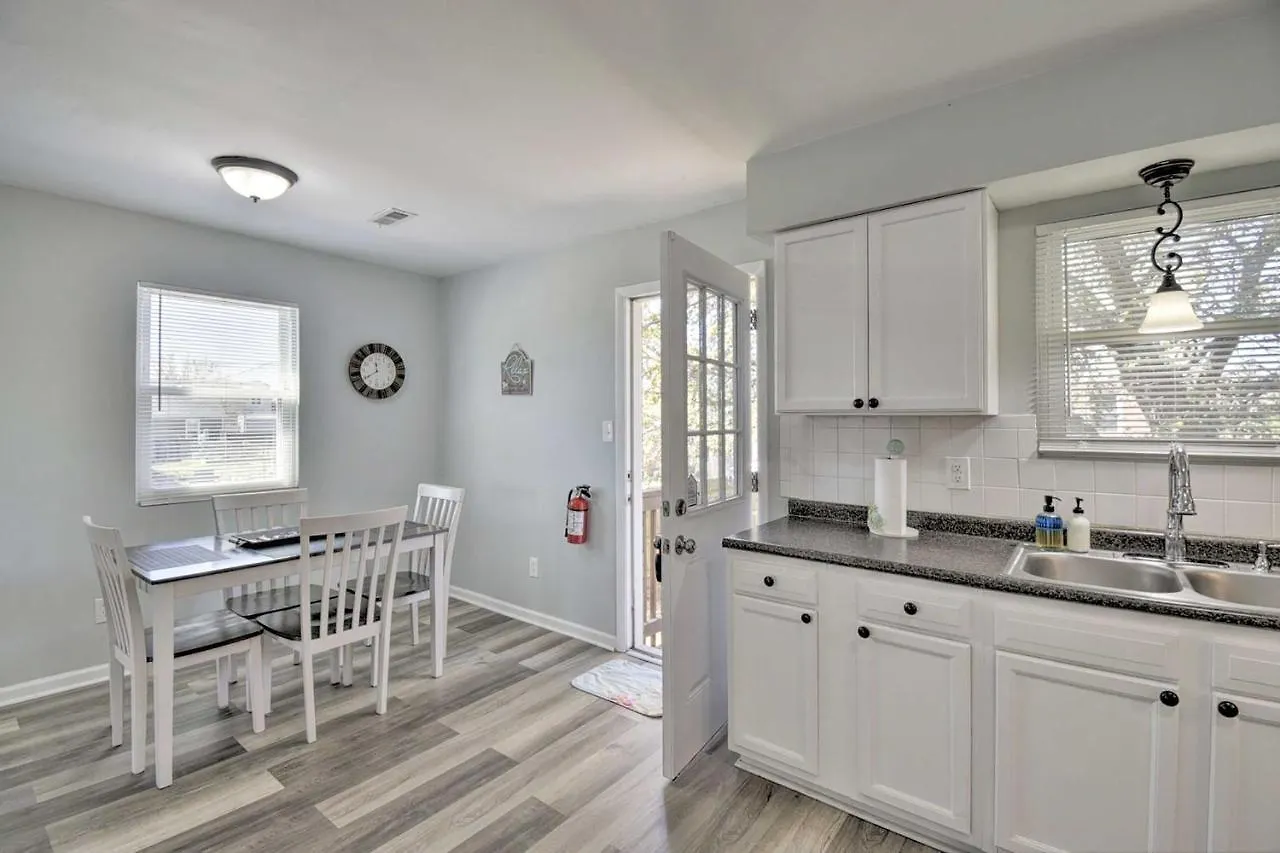 Sunny Norfolk Duplex - Walk To Lake And Beach! North Camellia Acres United States