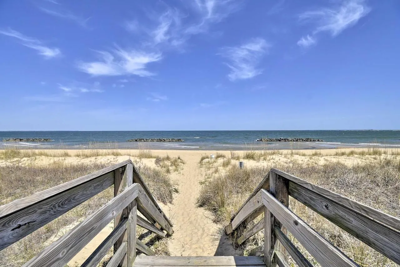 Sunny Norfolk Duplex - Walk To Lake And Beach! North Camellia Acres 0*,